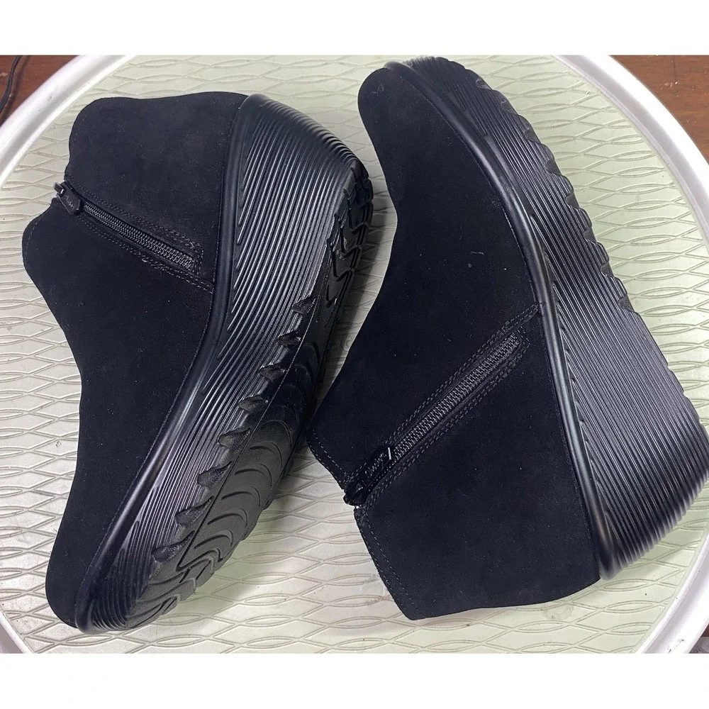 SKECHERS Womens Parallel Ditto Black‎ Suede Leather Ankle Boots Wedge Heel Sz. 9